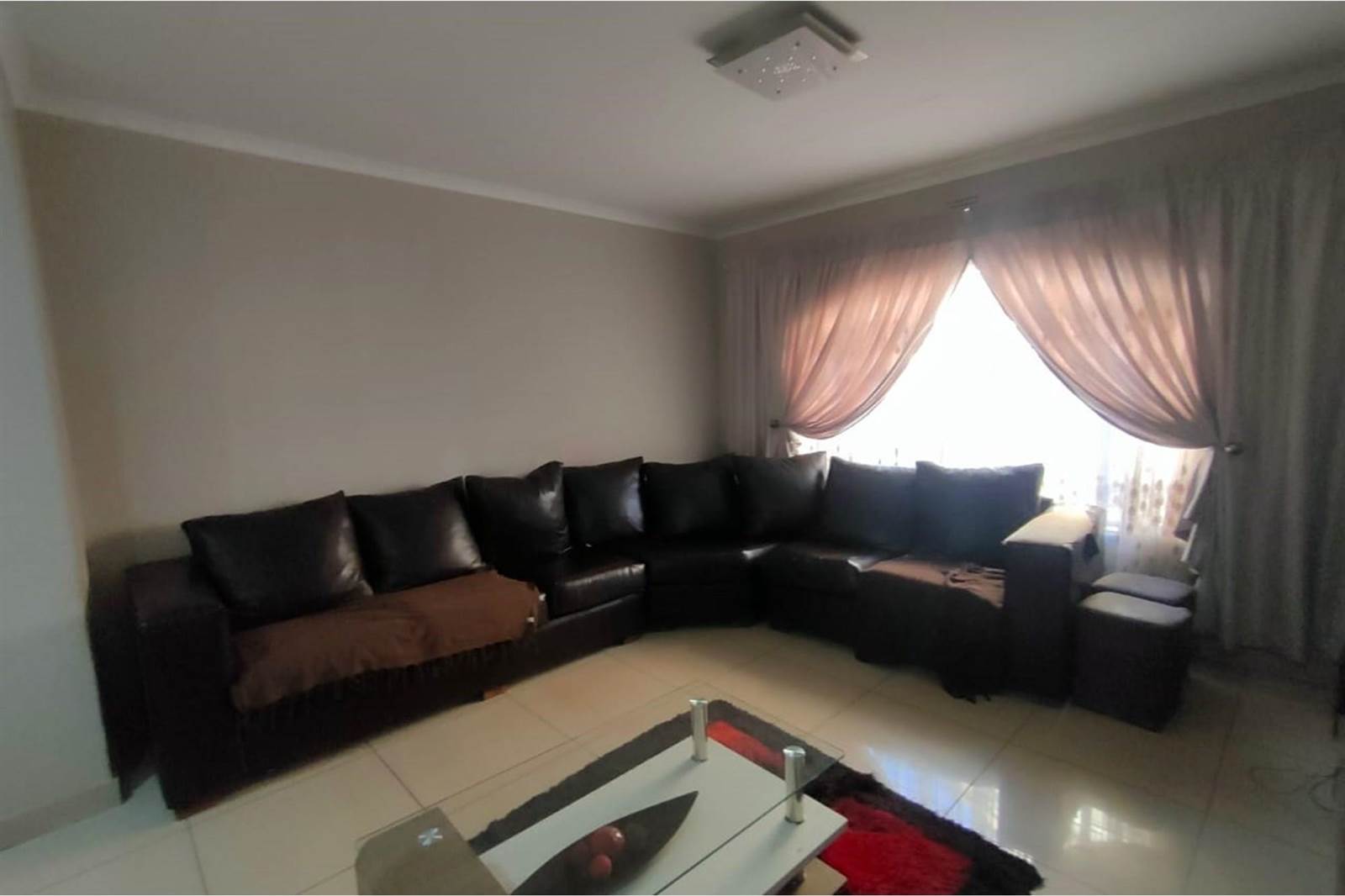 3 Bed House in Lenasia South photo number 18