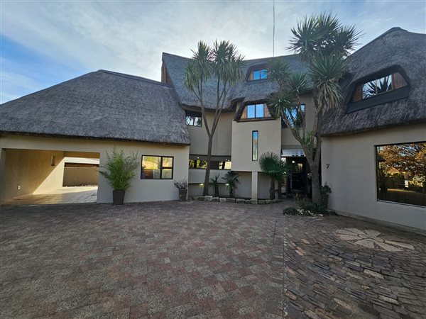 5 Bedroom House 5 Bedroom House