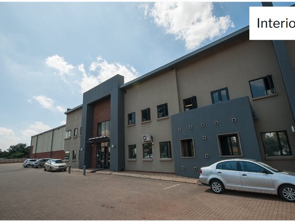 4 892  m² Industrial space