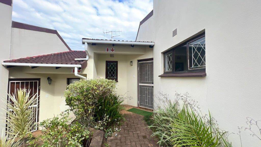 3 Bed Townhouse in Manaba photo number 2