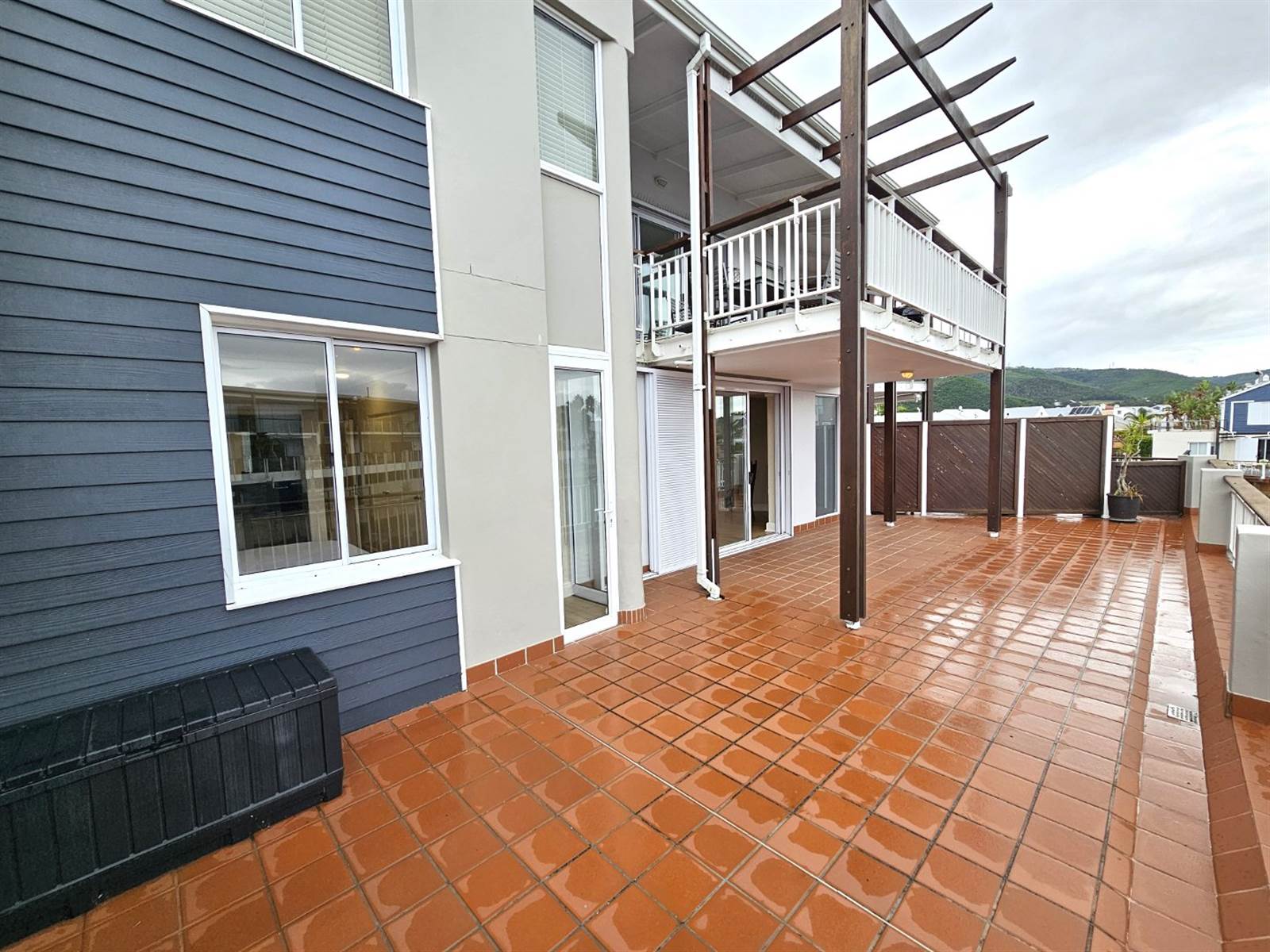 2 Bed Apartment in Knysna Quays photo number 3