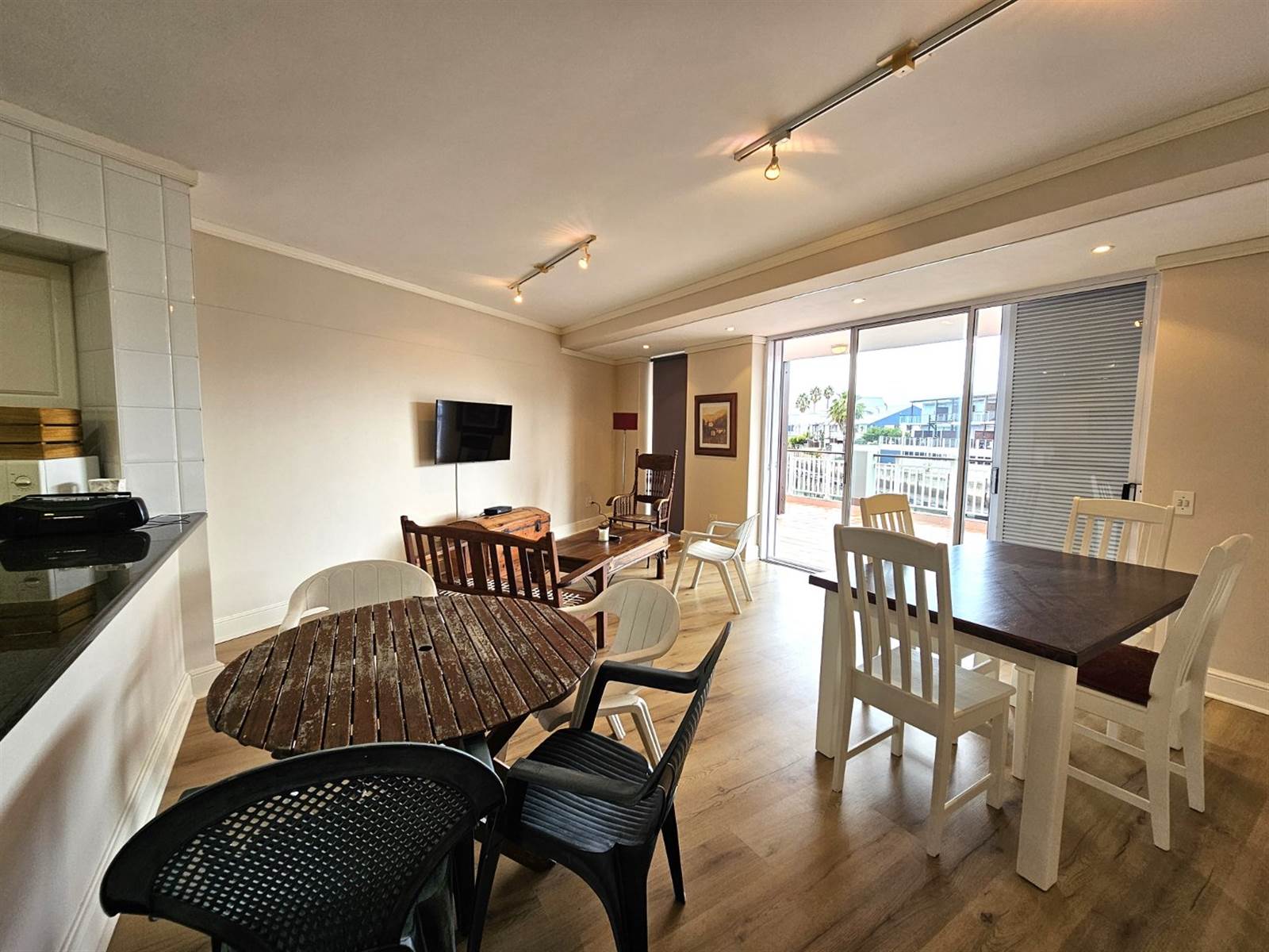 2 Bed Apartment in Knysna Quays photo number 9