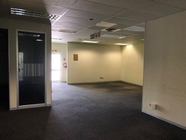 450  m² Commercial space in La Lucia