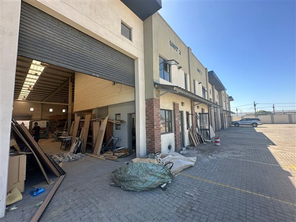 275  m² Industrial space