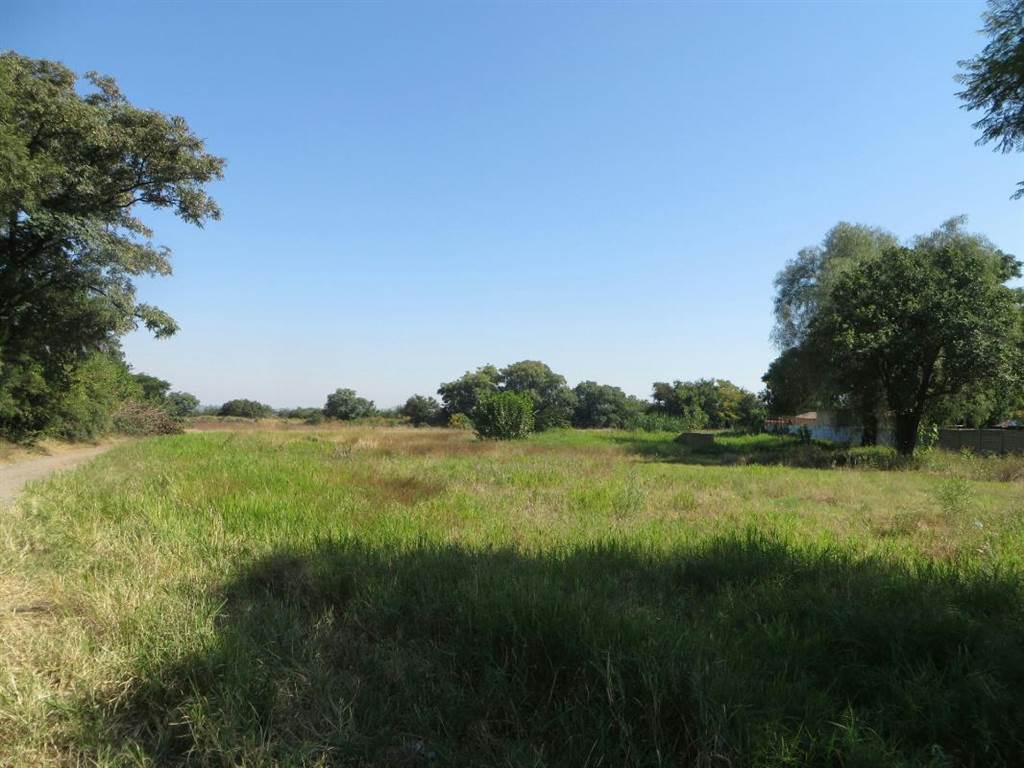 2.9 ha Land available in Brits photo number 3