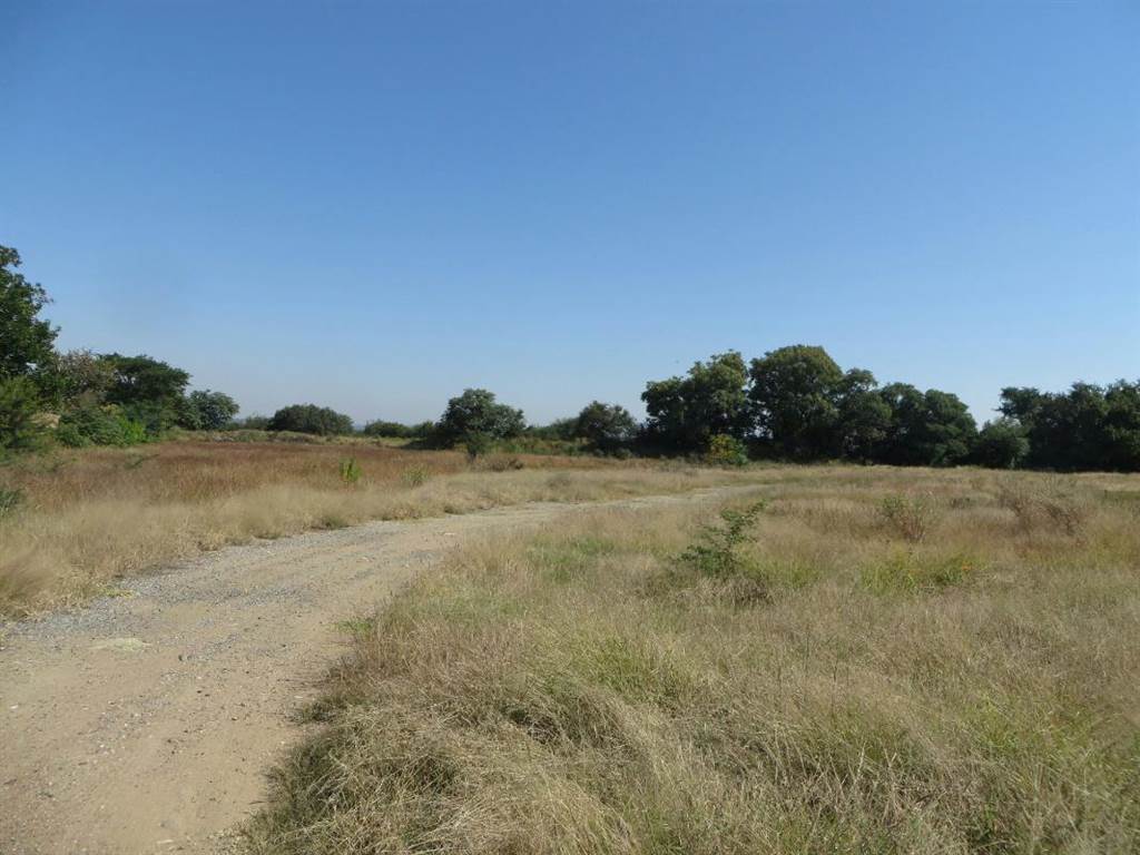 2.9 ha Land available in Brits photo number 2
