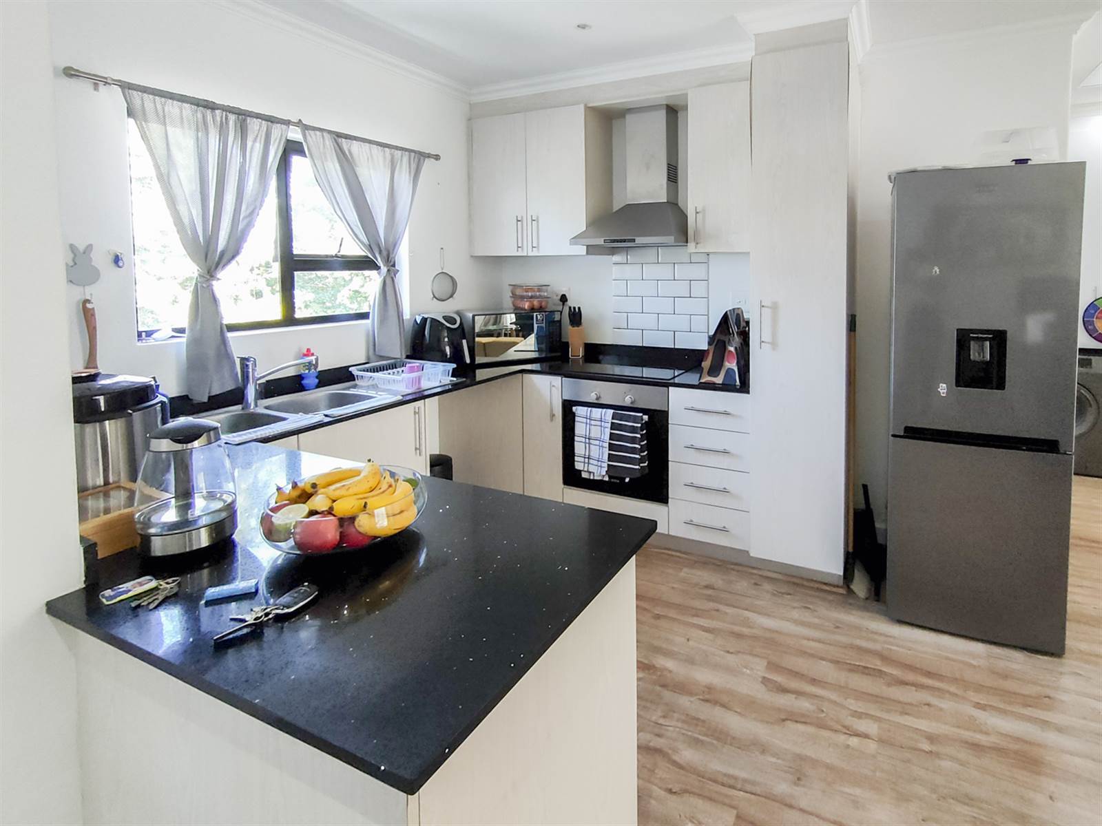 2 Bed Apartment in Emberton Estate photo number 4