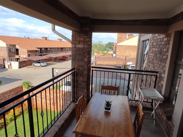 2 Bed Apartment in Sinoville