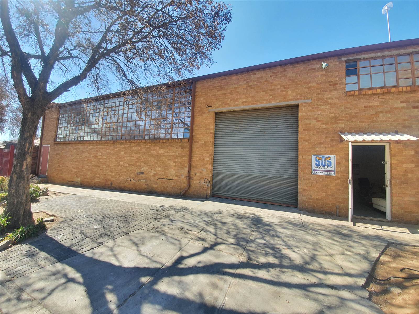 400  m² Industrial space in Booysens Reserve photo number 2