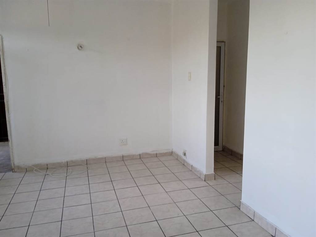 2 Bed Apartment in New Germany photo number 7