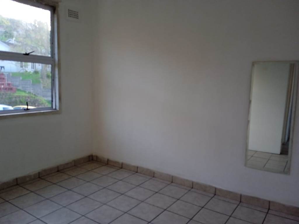 2 Bed Apartment in New Germany photo number 12