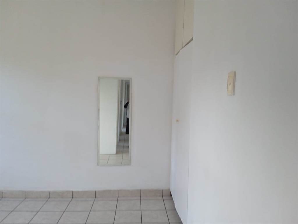 2 Bed Apartment in New Germany photo number 11