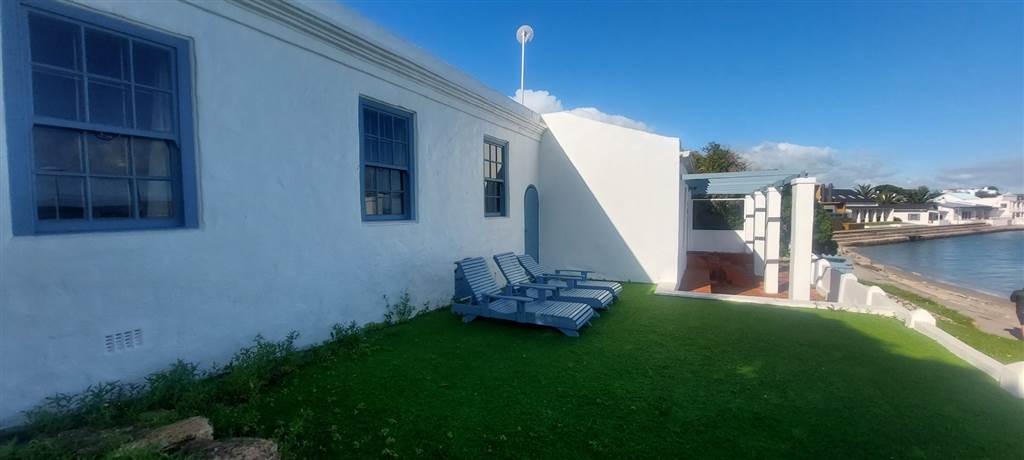 3 Bed House in Middedorp photo number 17