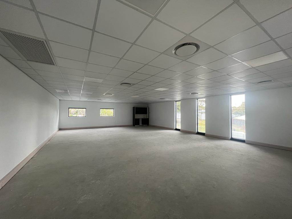 144  m² Commercial space in Durbanville Central photo number 10