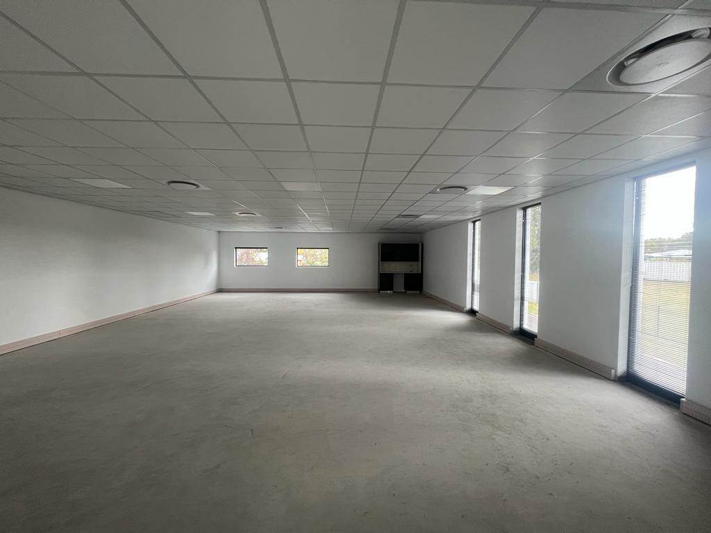 144  m² Commercial space in Durbanville Central photo number 3