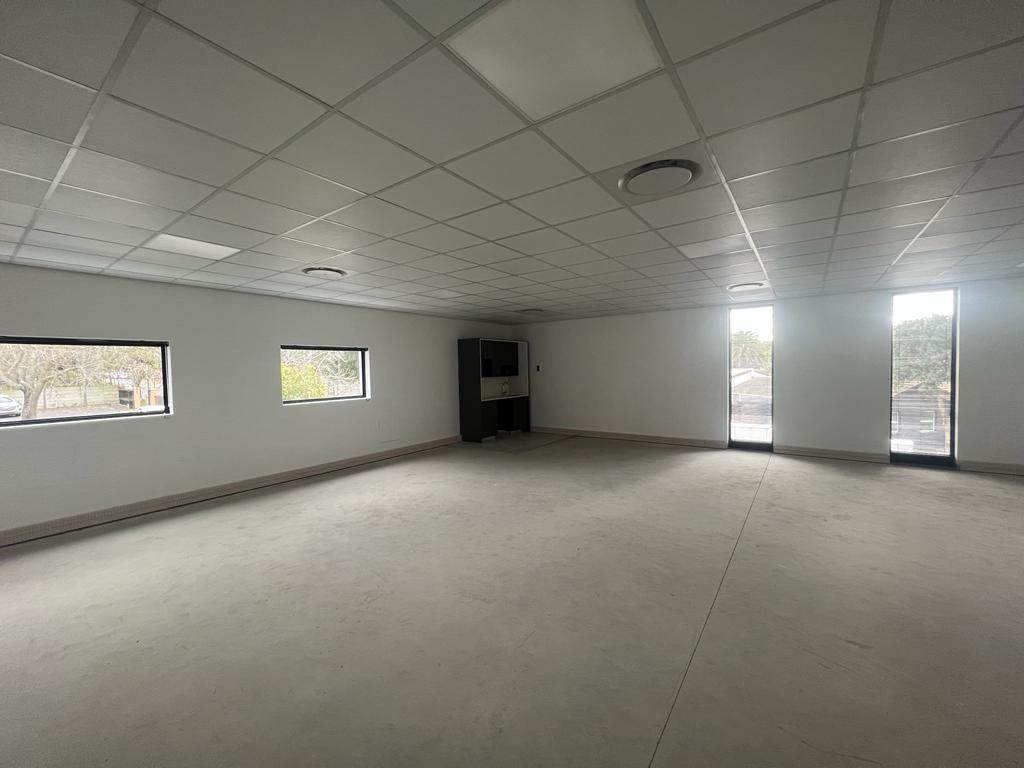 144  m² Commercial space in Durbanville Central photo number 8