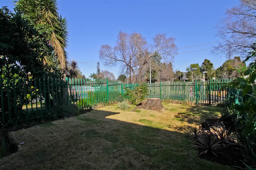 2 Bed Townhouse in Germiston Central photo number 19