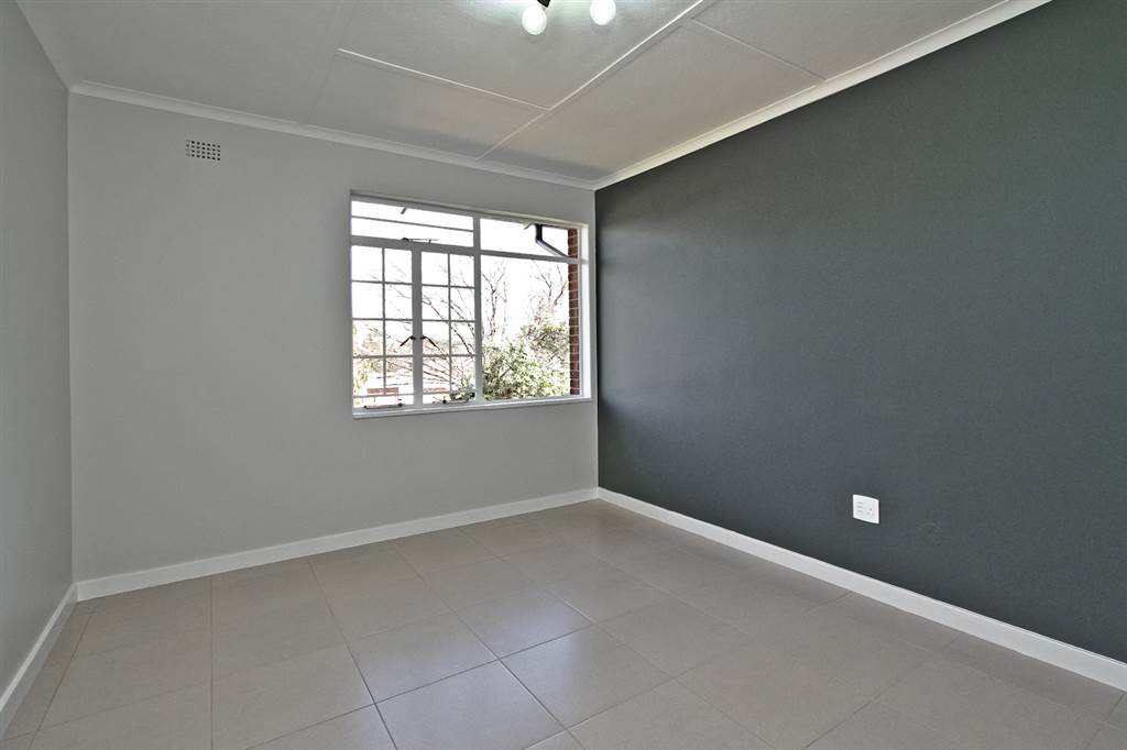 2 Bed Townhouse in Germiston Central photo number 16