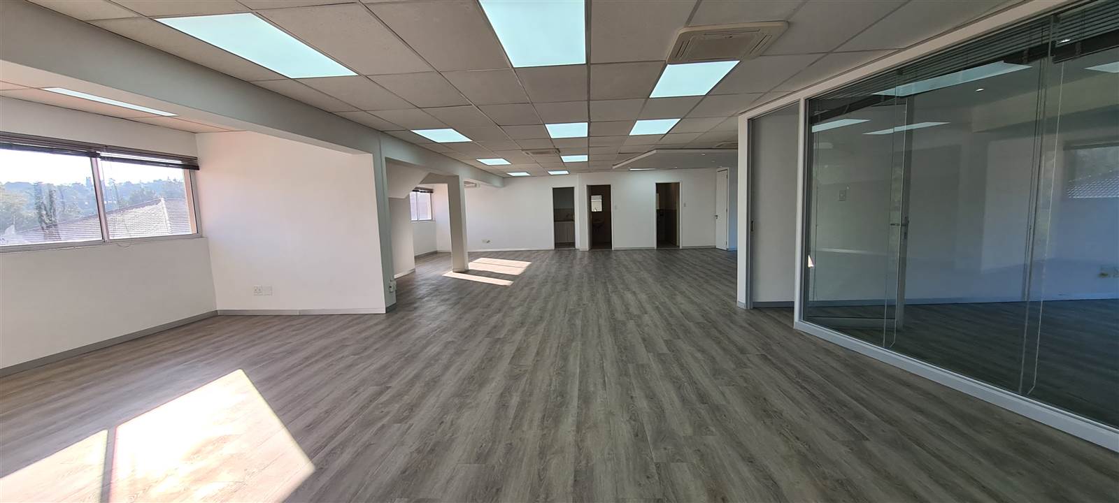 230  m² Commercial space in Woodmead photo number 7