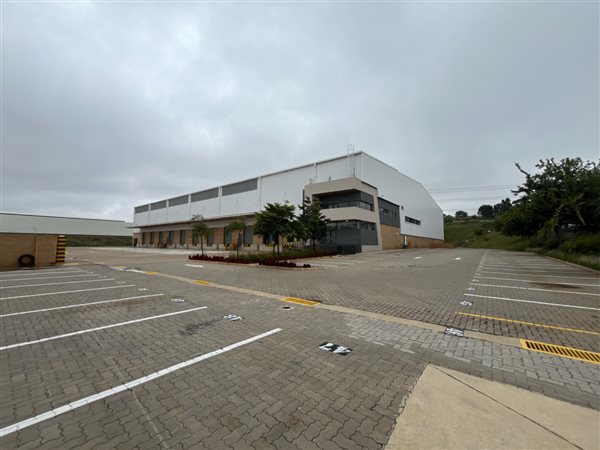 7467  m² Commercial space