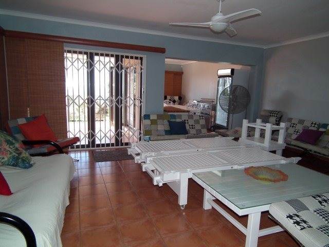 4 Bed House in Uvongo photo number 14