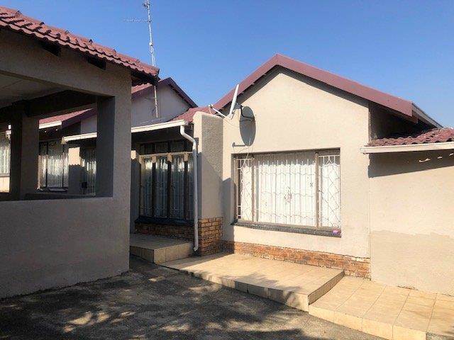 4 Bed House in Naturena photo number 26