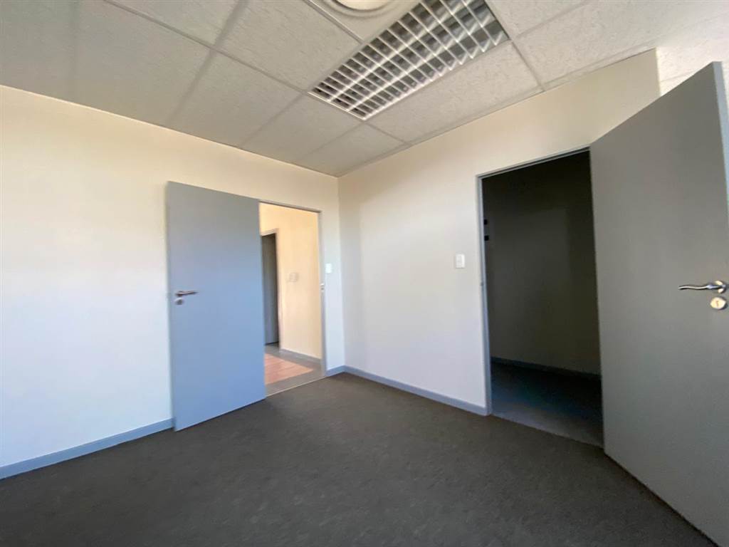 100  m² Industrial space in Milnerton Central photo number 22