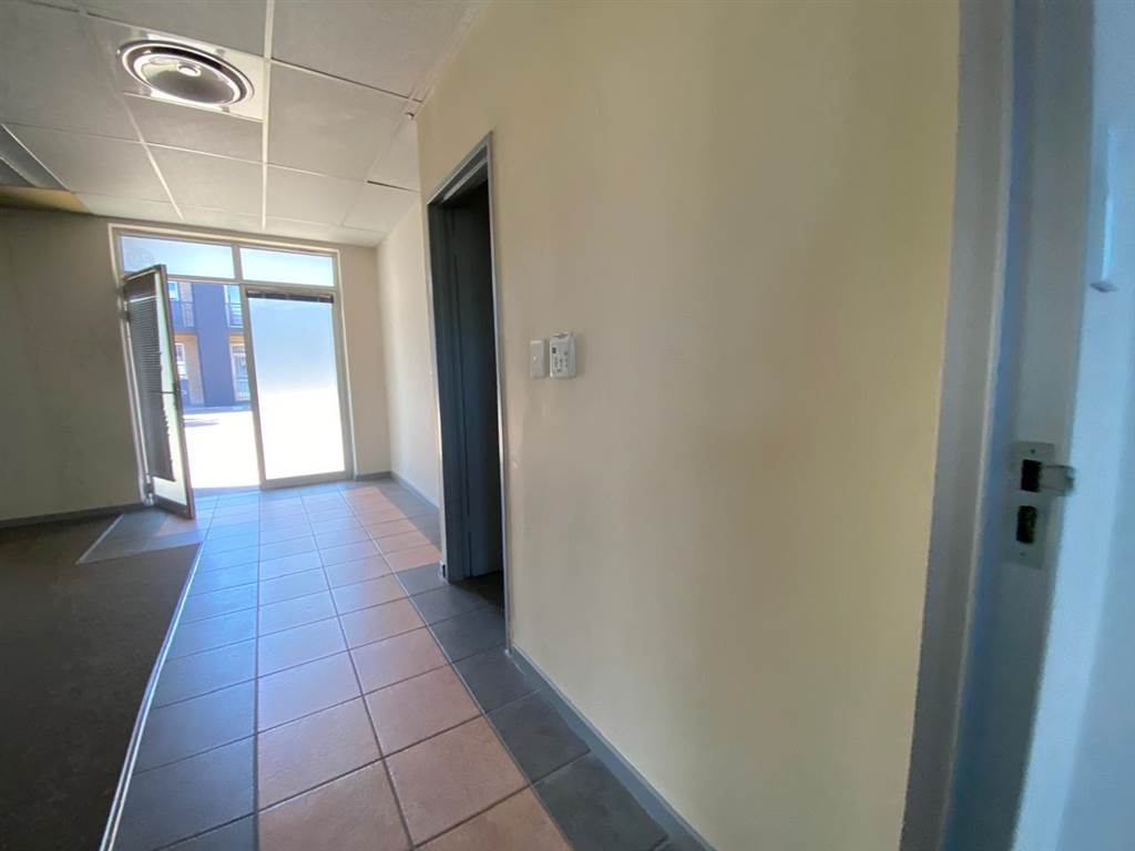 100  m² Industrial space in Milnerton Central photo number 12