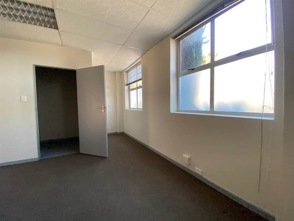 100  m² Industrial space in Milnerton Central photo number 9