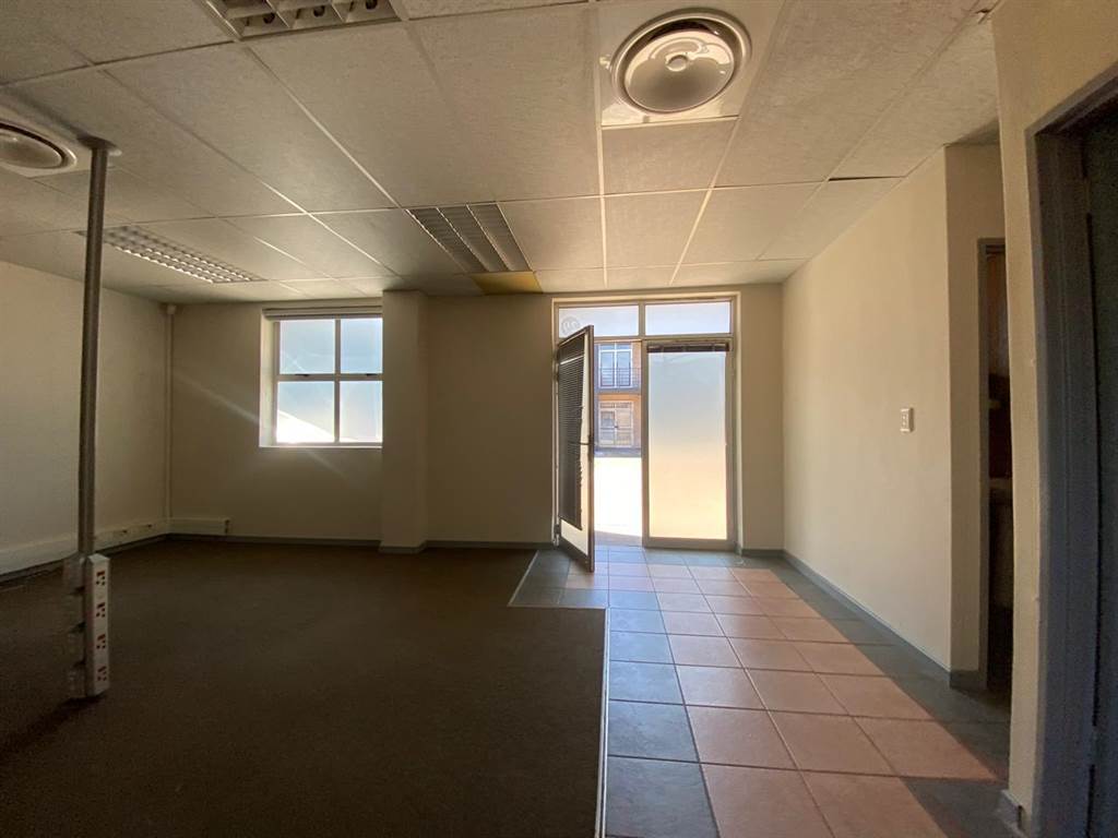 100  m² Industrial space in Milnerton Central photo number 6