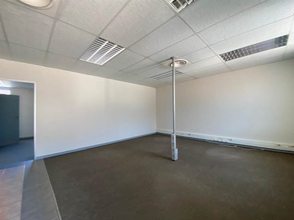 100  m² Industrial space in Milnerton Central photo number 7
