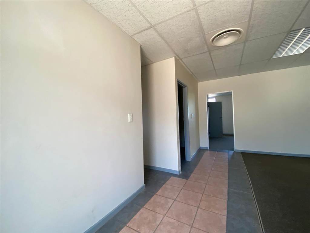 100  m² Industrial space in Milnerton Central photo number 19