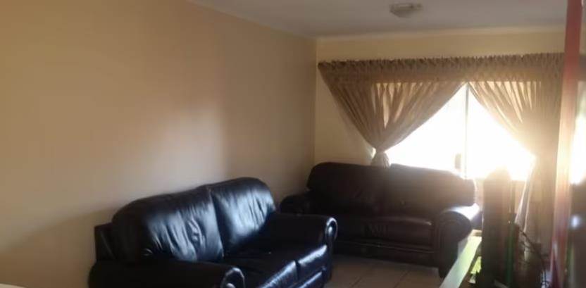 2 Bed Apartment in Wolmer photo number 3