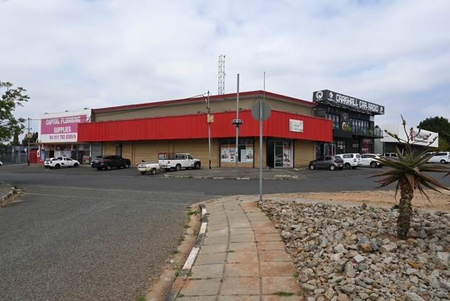 330  m² Commercial space in Johannesburg North photo number 1