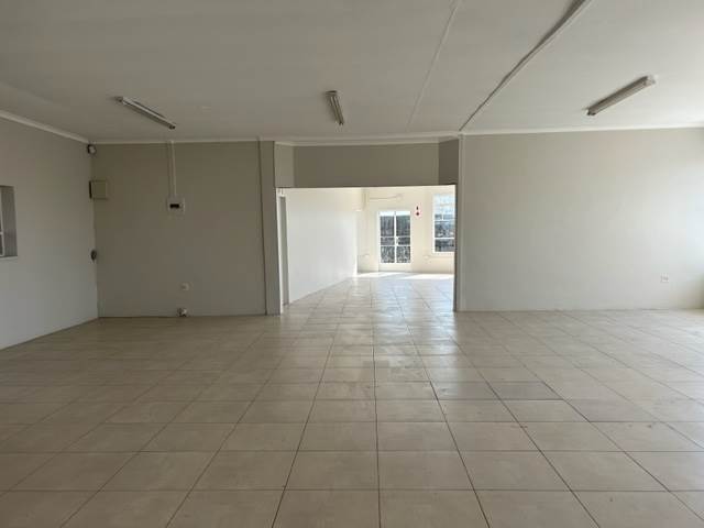 330  m² Commercial space in Johannesburg North photo number 10