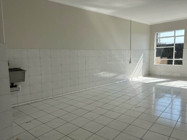 330  m² Commercial space in Johannesburg North photo number 5