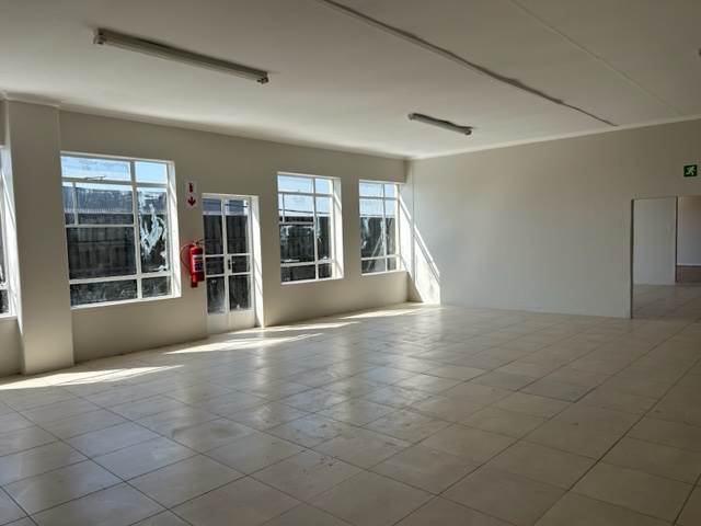 330  m² Commercial space in Johannesburg North photo number 6
