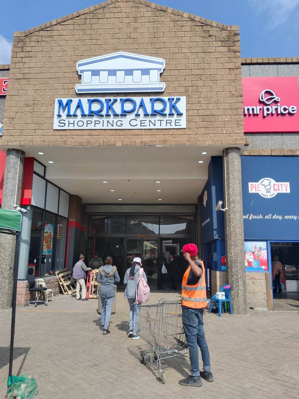 152  m² Retail Space in Vereeniging Central photo number 1
