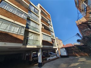 3 Bed Apartment in Bellevue