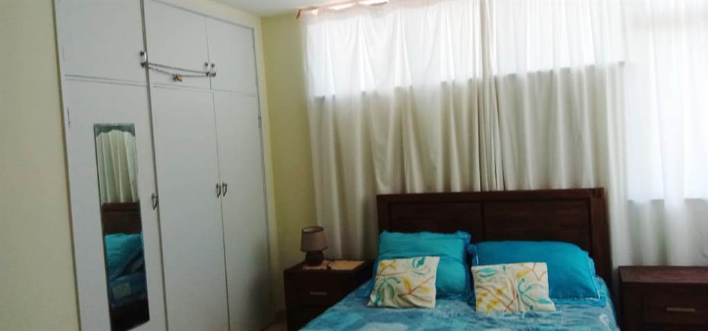 2 Bed Apartment in Scottburgh Central photo number 6
