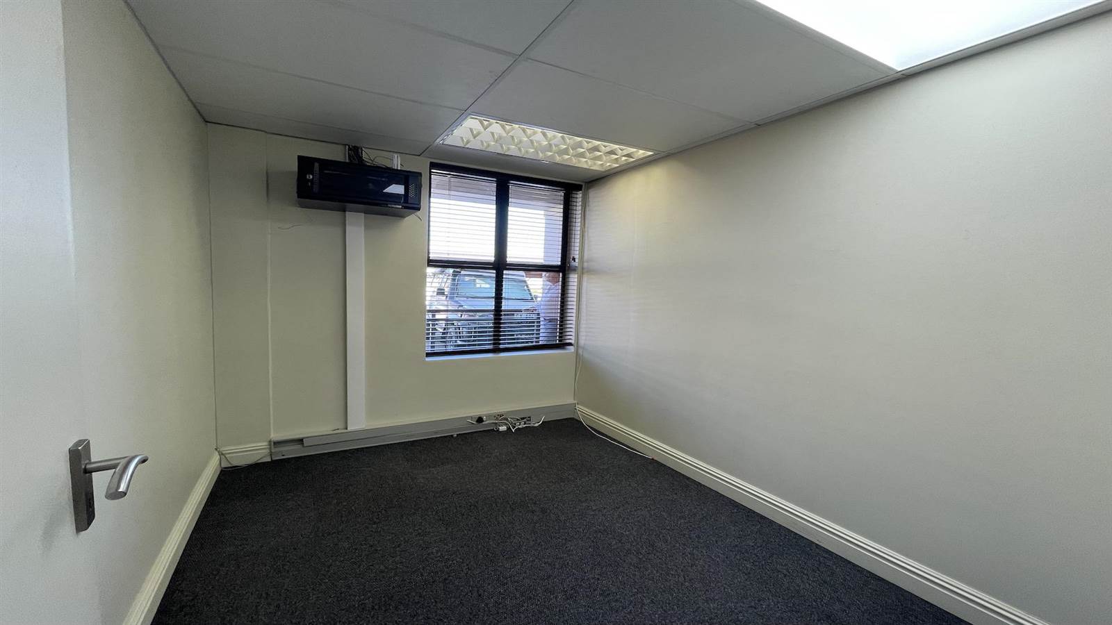 168  m² Commercial space in Durbanville Central photo number 12
