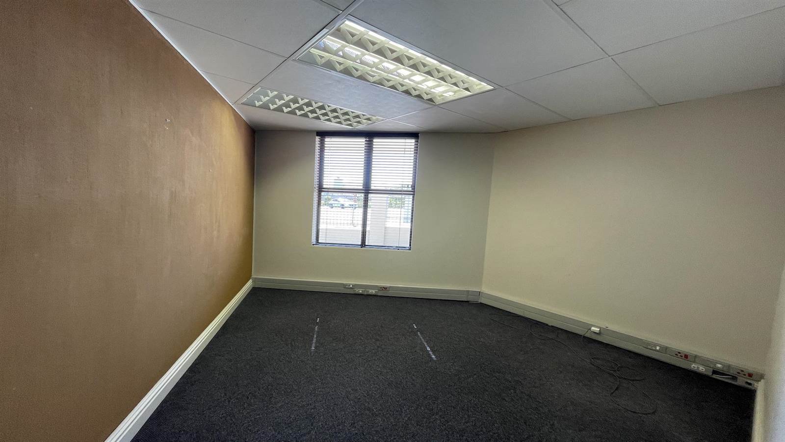 168  m² Commercial space in Durbanville Central photo number 17