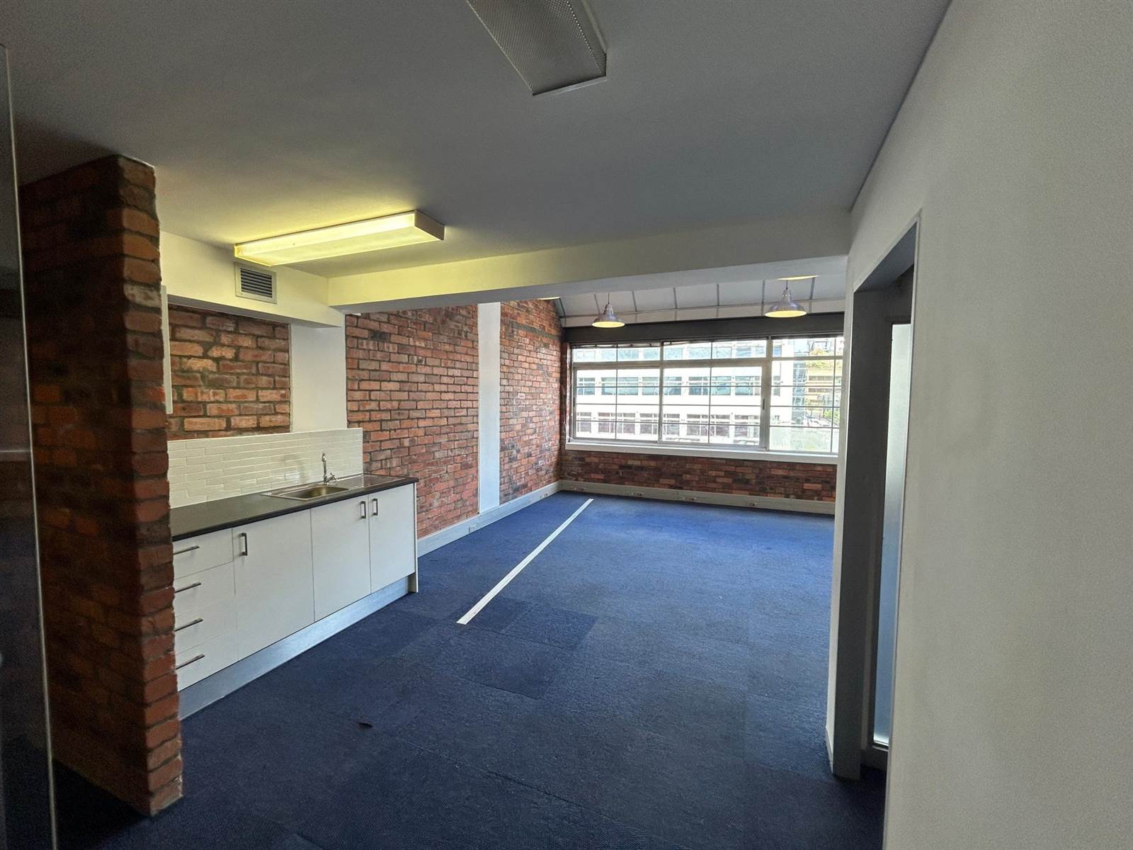 163  m² Office Space in Green Point photo number 3