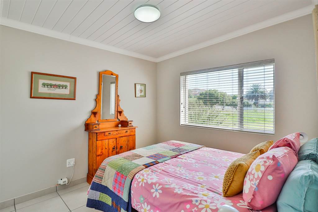 3 Bed House in Stilbaai photo number 20