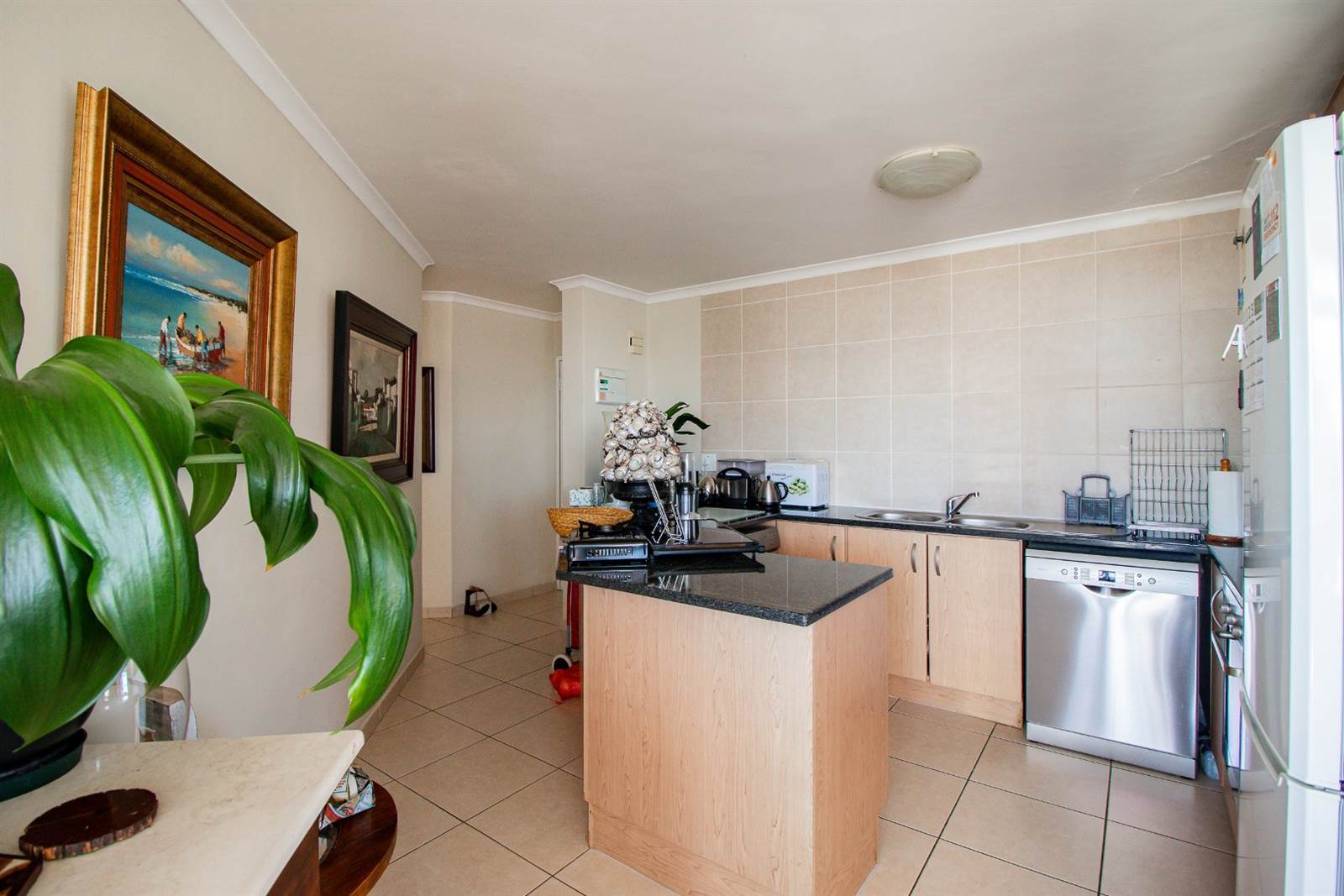 3 Bed Apartment in Bloubergstrand photo number 11