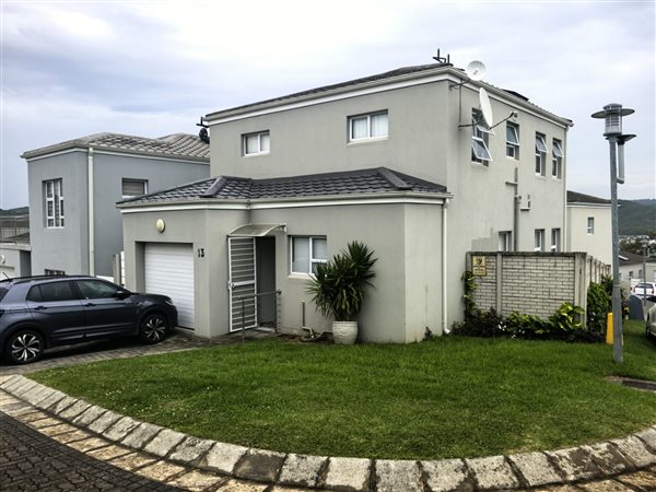 3 Bedroom Townhouse 3 Bedroom Townhouse