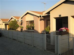 2 Bed Townhouse in Meyersdal