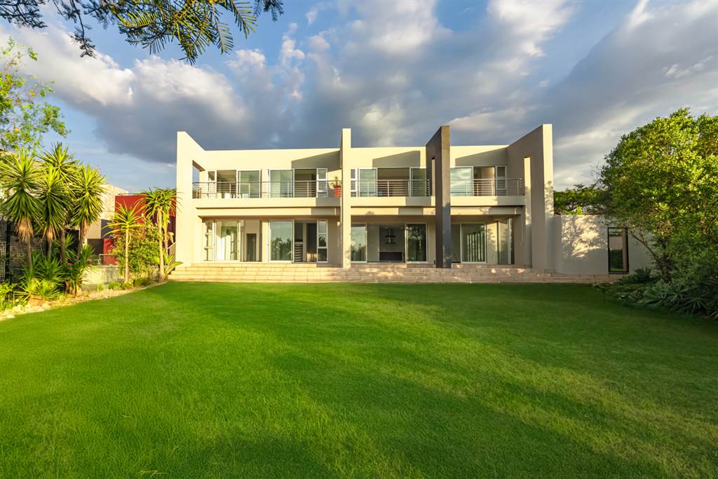 5 Bedroom House 5 Bedroom House