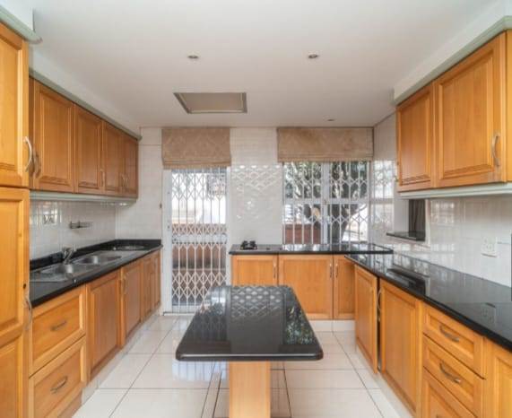 4 Bed Apartment in Musgrave photo number 4
