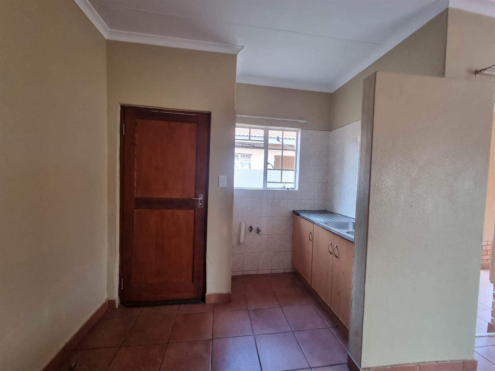 3 Bed Townhouse in Waterval East photo number 6